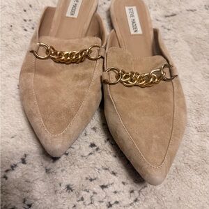 Steve Madden Beige Suede Mules with Gold Chain